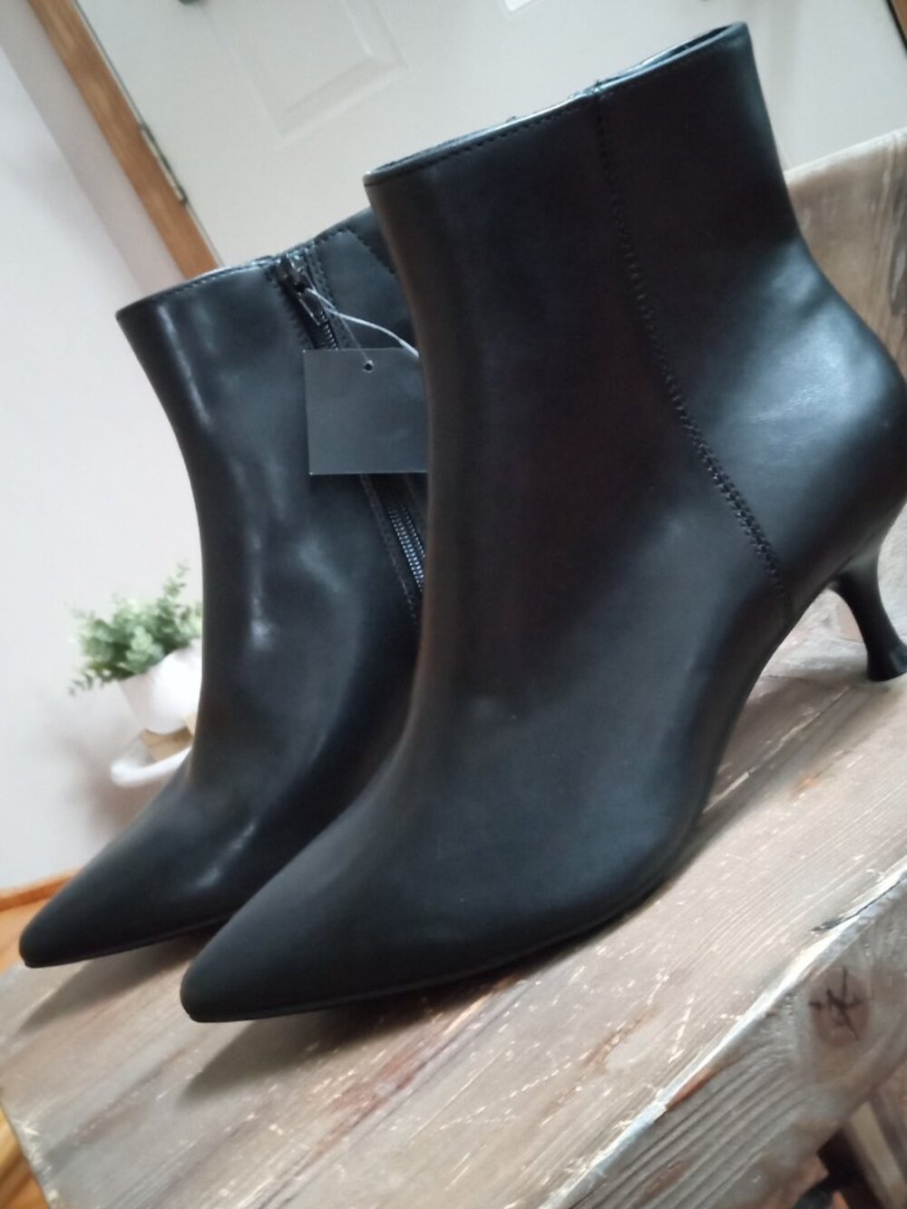 Rachel Zoe Women's Size 7.5 Genuine Leather Kitten Heal Ankle Boots NEW! - Picture 11 of 16